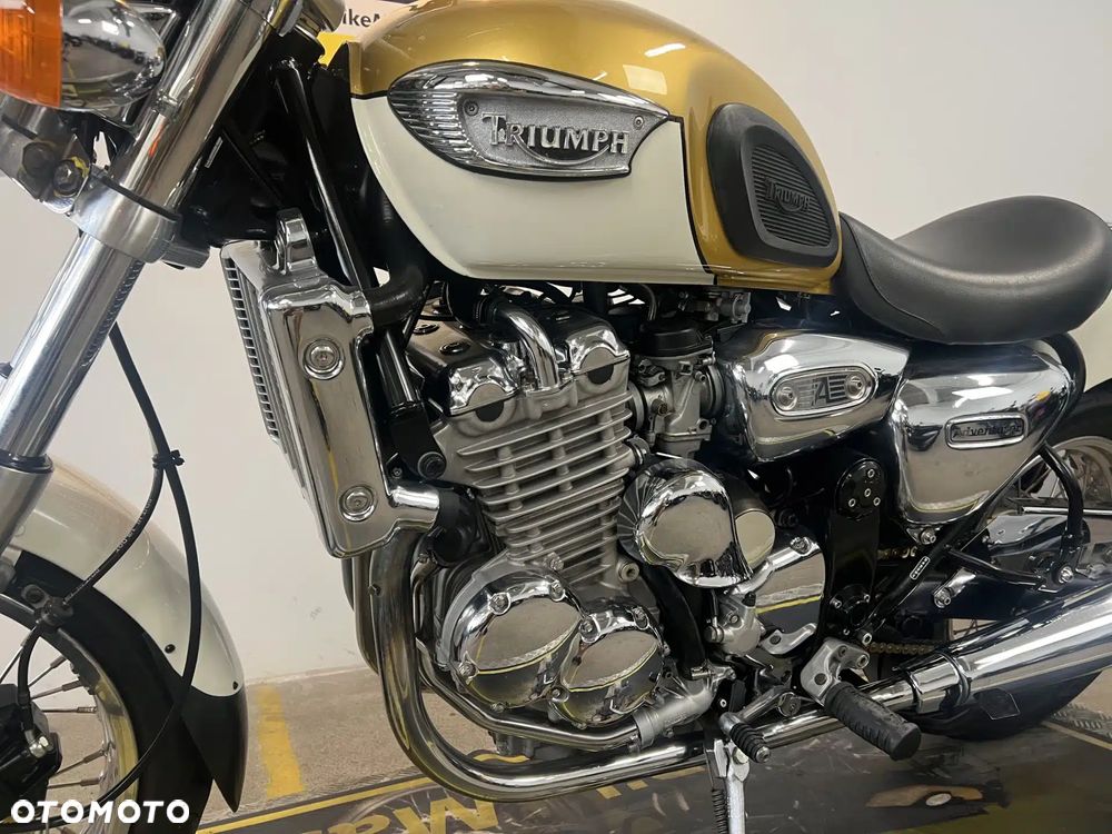 Triumph Adventurer - 23