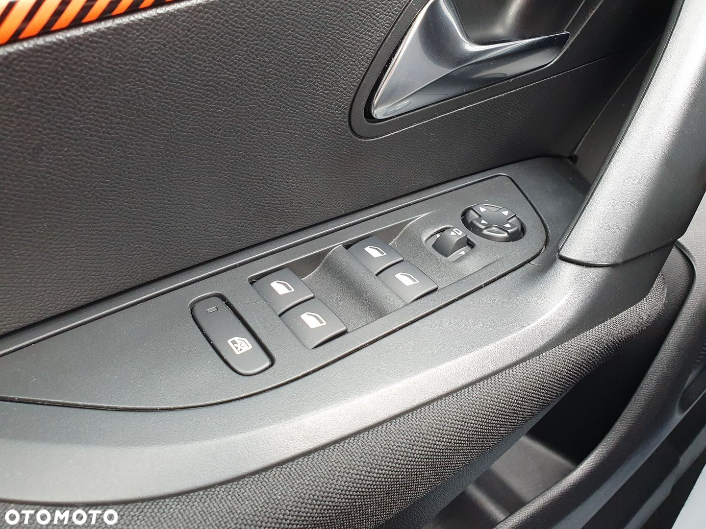 Peugeot 2008 1.2 PureTech Active Pack S&S EAT8 - 16