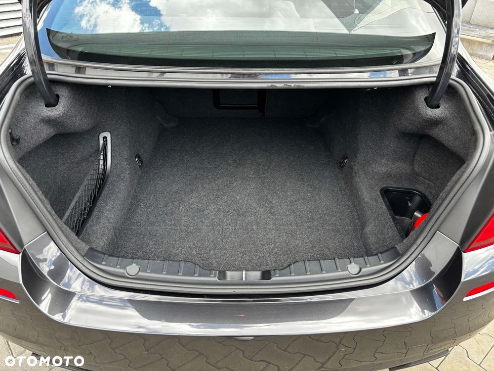 BMW Seria 5 M550d xDrive - 6