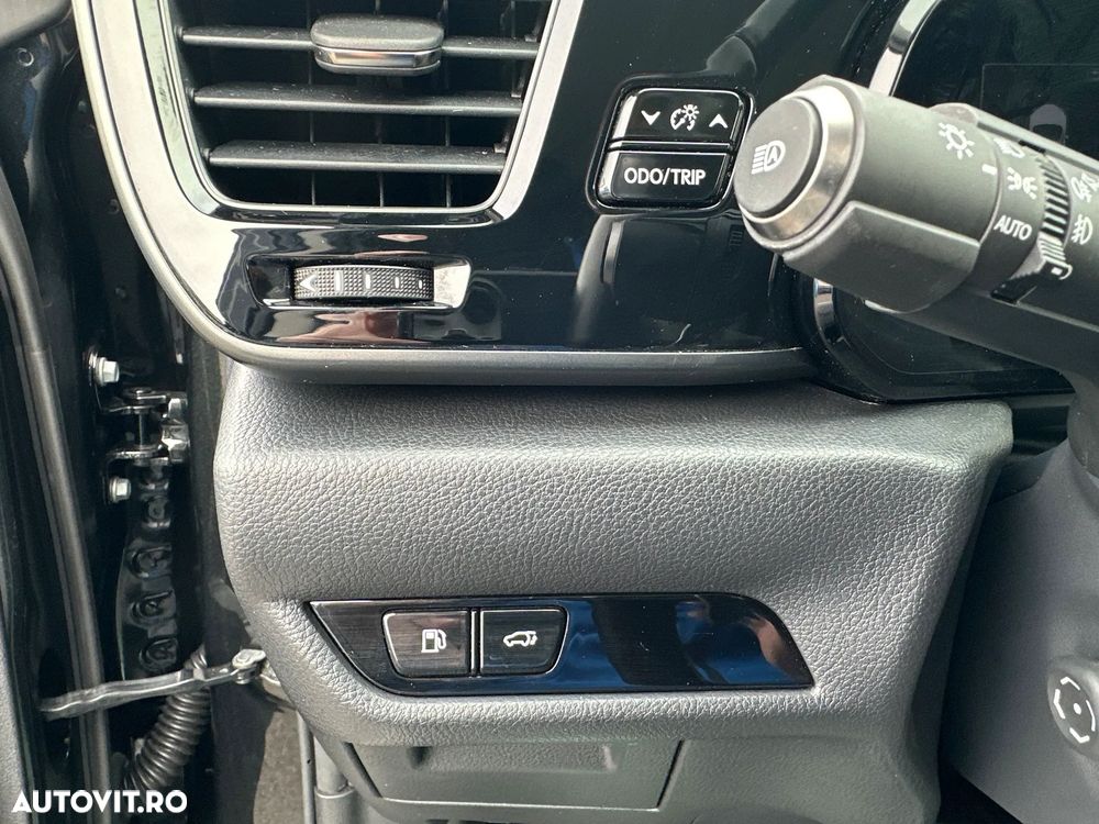 Lexus Seria NX - 15