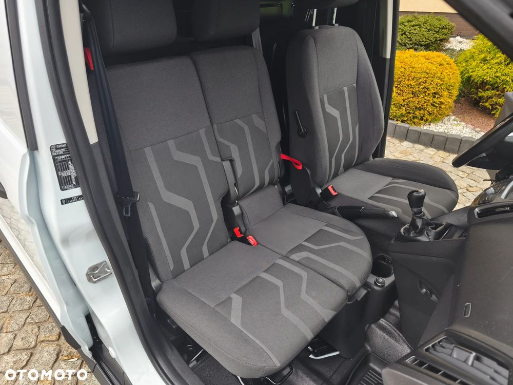 Ford Transit Connect - 39