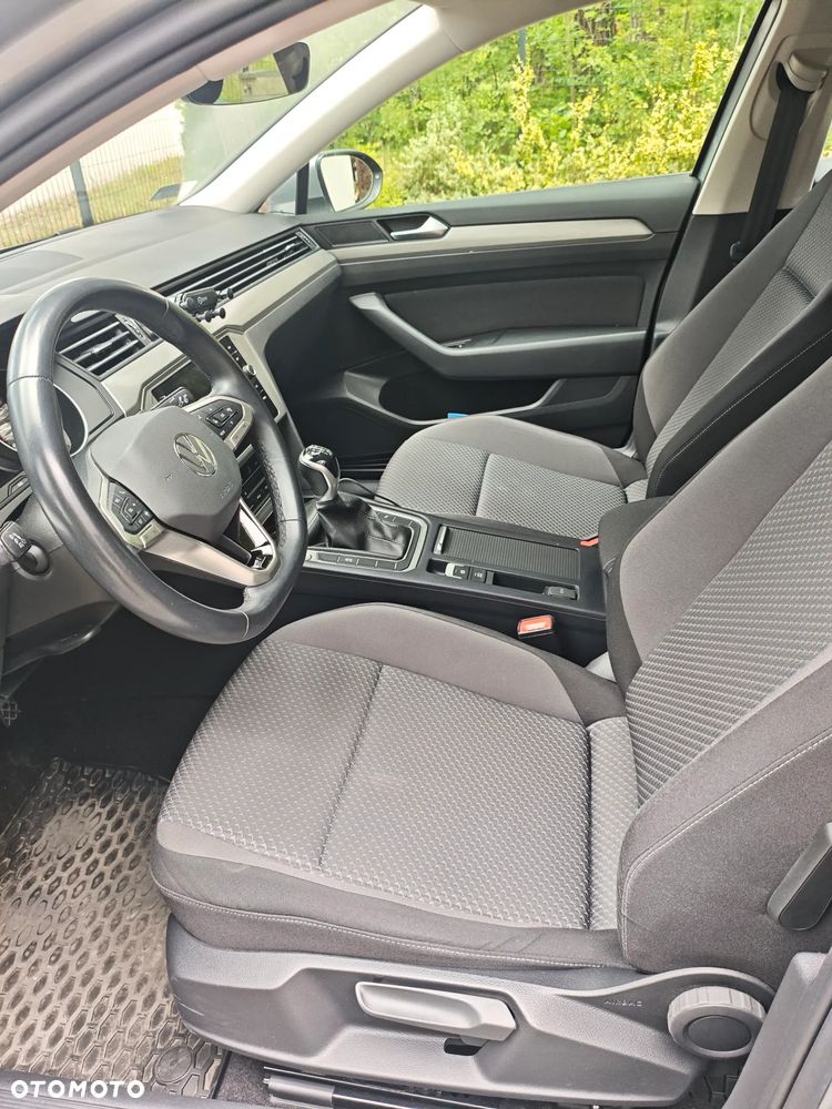 Volkswagen Passat - 5