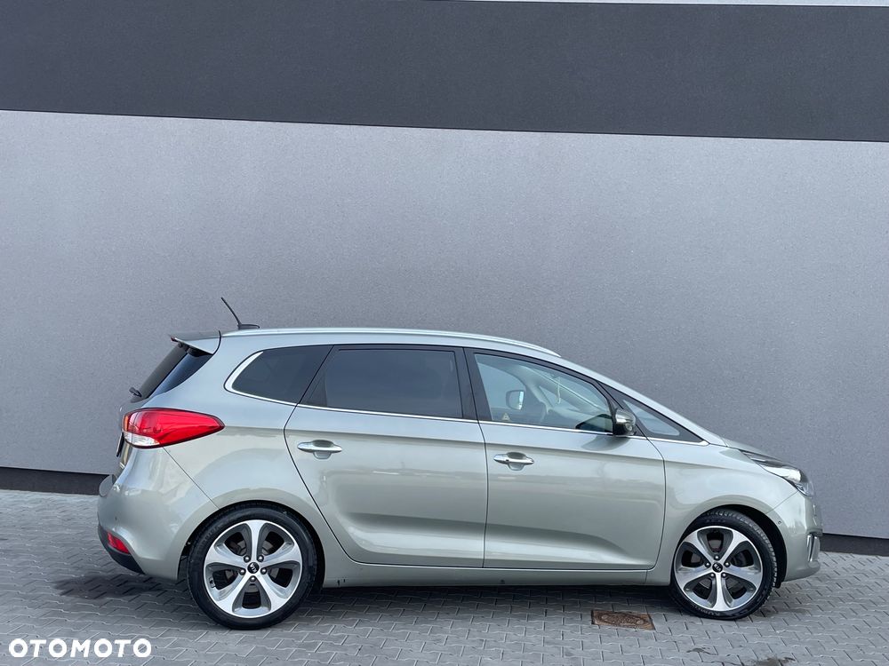Kia Carens - 13
