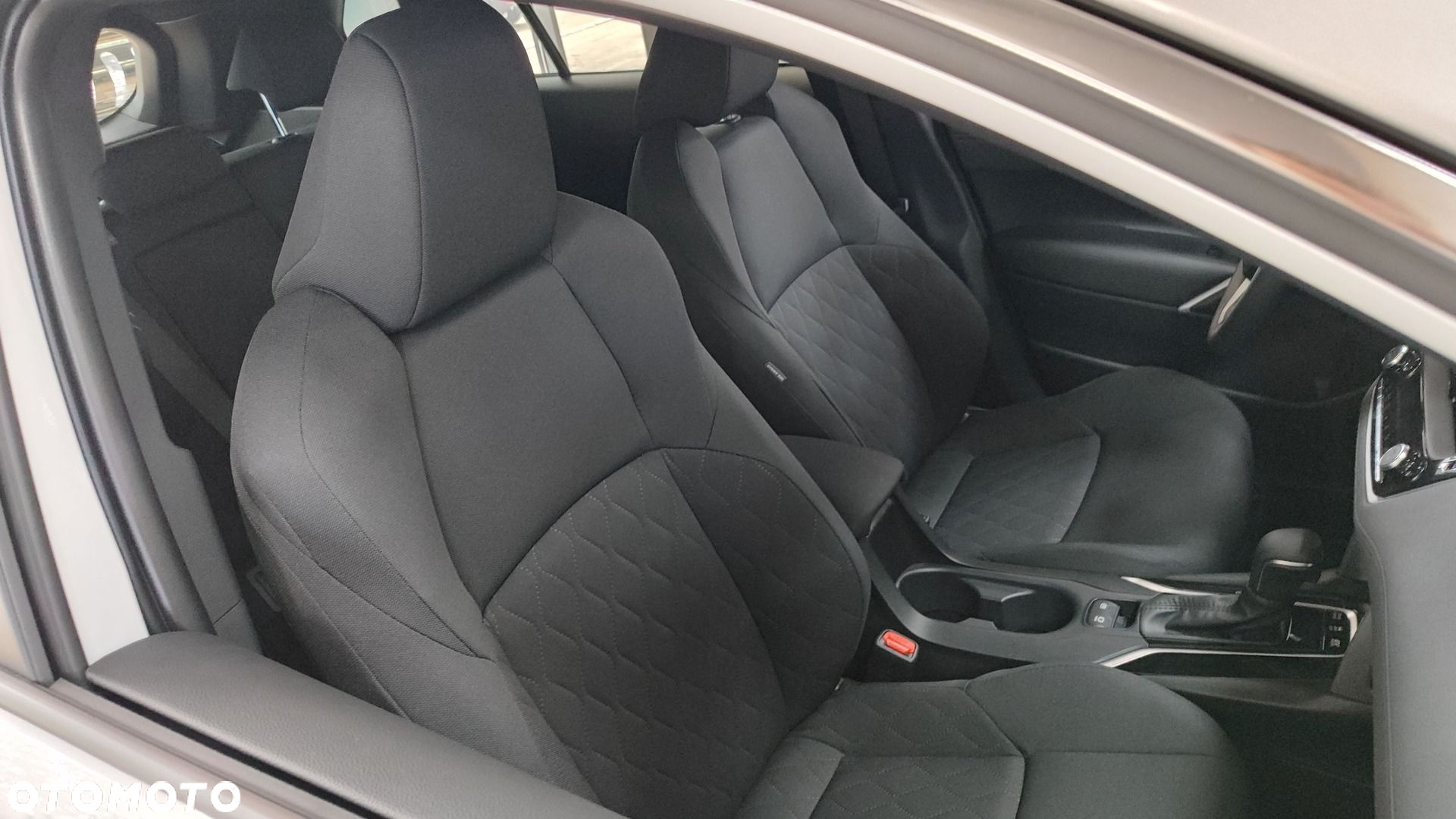 Toyota Corolla Cross 2.0 Hybrid Style - 11