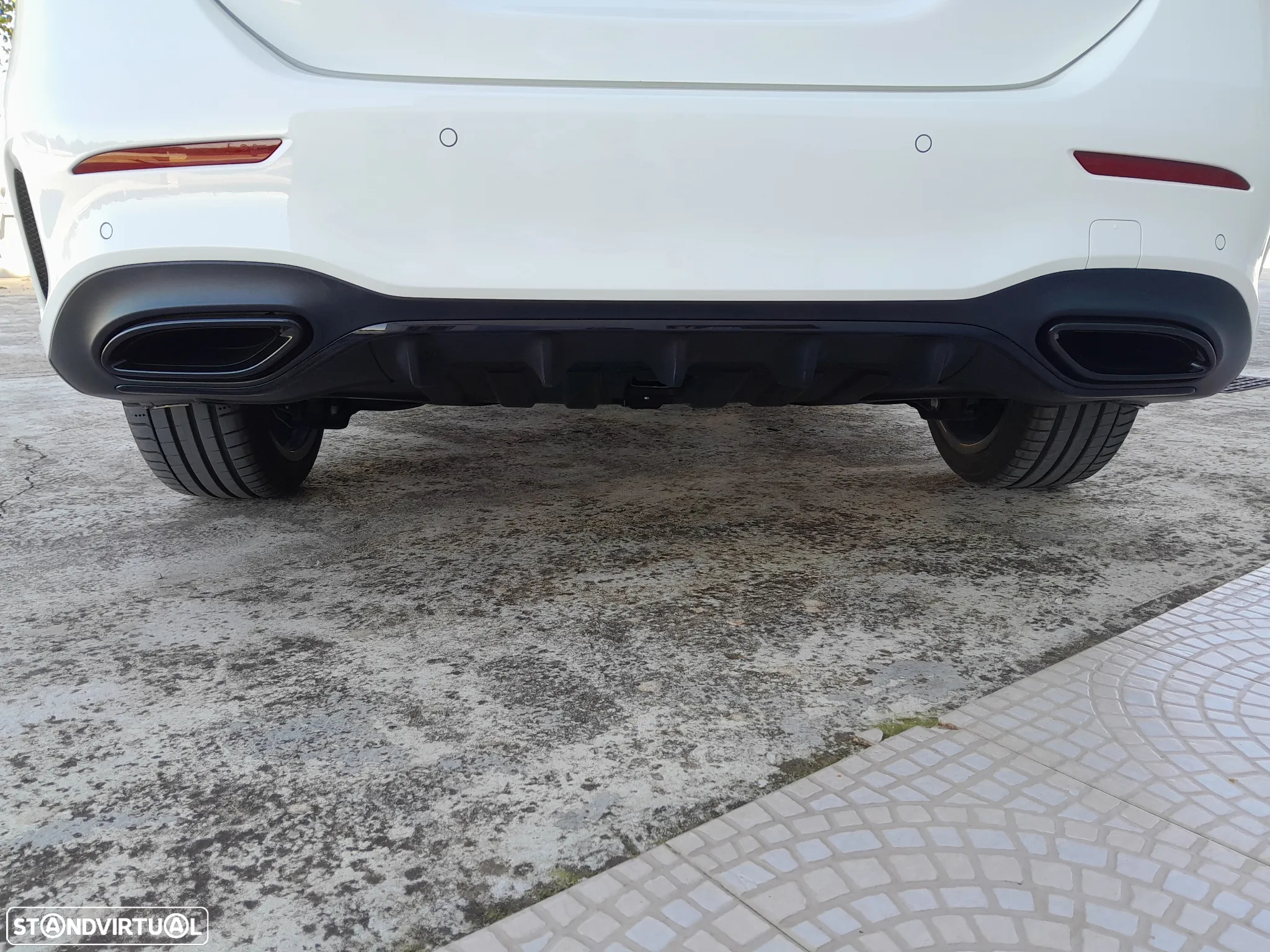 Mercedes-Benz A 250 Limousine e AMG Line - 13