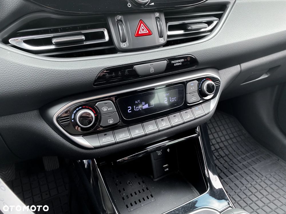 Hyundai i30 1.5 T-GDI 48V Smart - 23