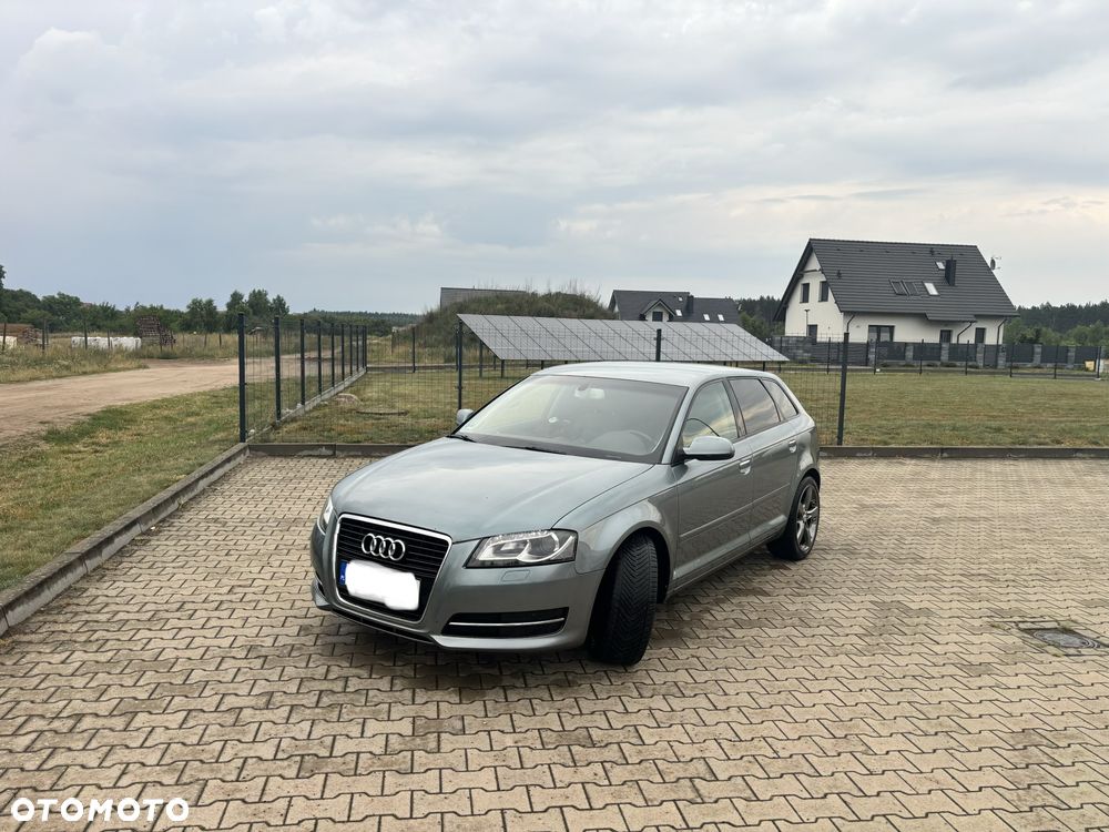 Audi A3 Sportback - 1