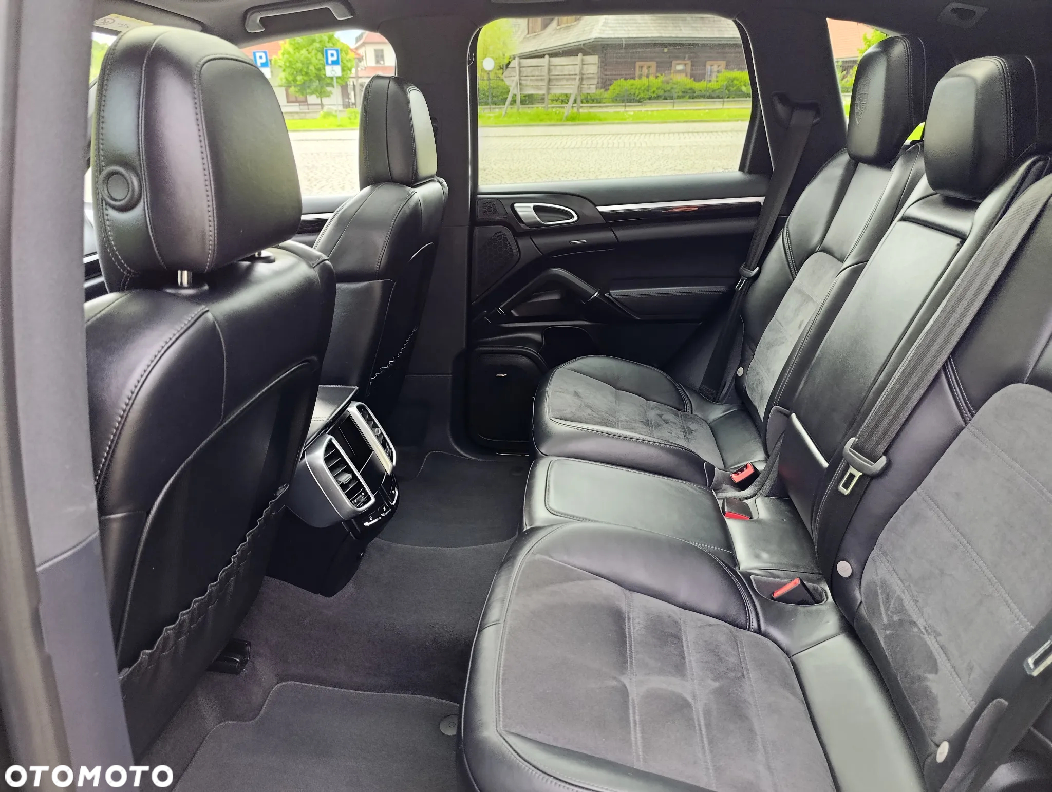 Porsche Cayenne S Diesel Platinum Edition - 14