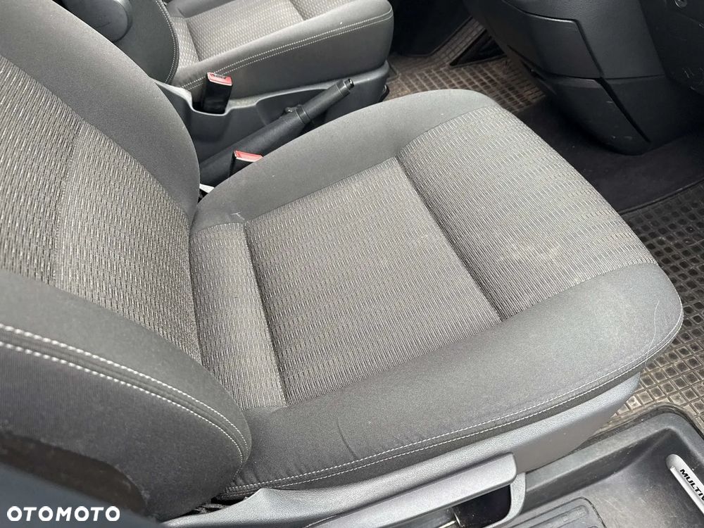 Volkswagen Multivan - 13