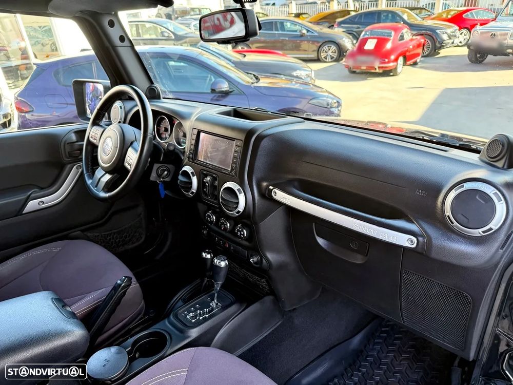 Jeep Wrangler Unlimited 2.8 CRD ATX Sahara Adventure Edition - 36