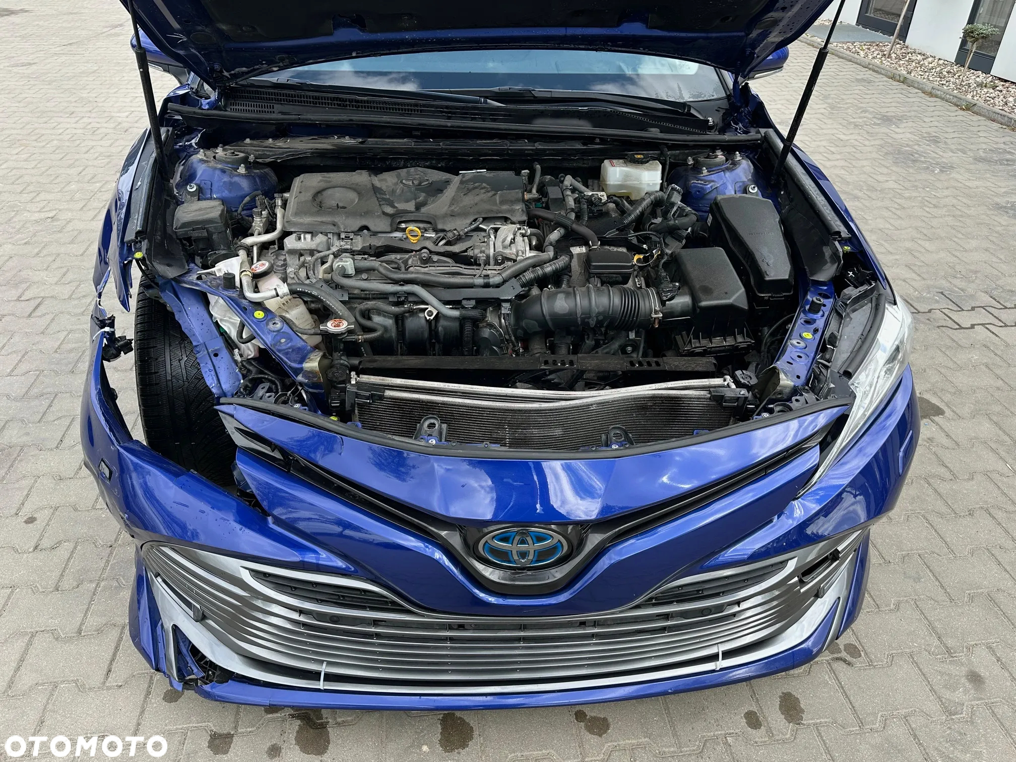 Toyota Camry - 18