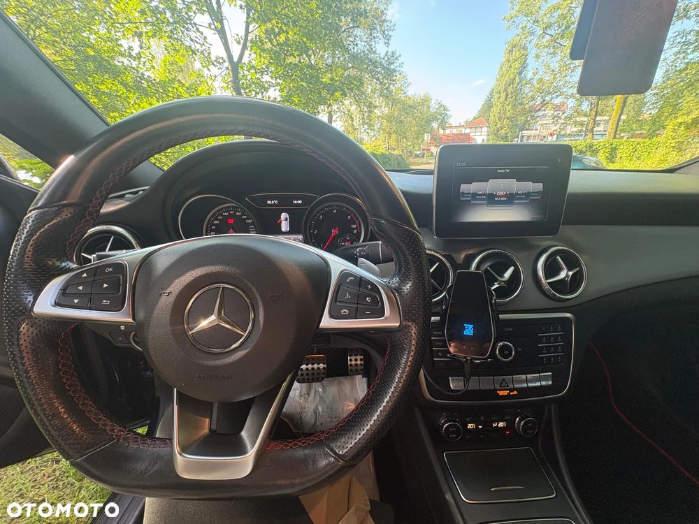 Mercedes-Benz CLA 200 d 4-Matic - 31