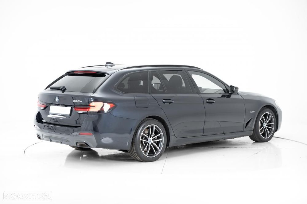 BMW 520 e Pack M - 4
