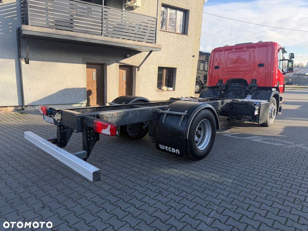 Scania P250 przód na poduszce zadbana - 3