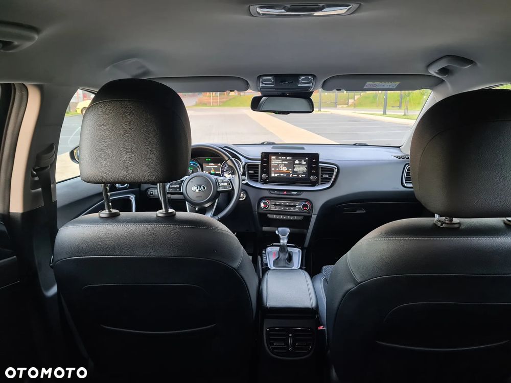 Kia XCeed - 30