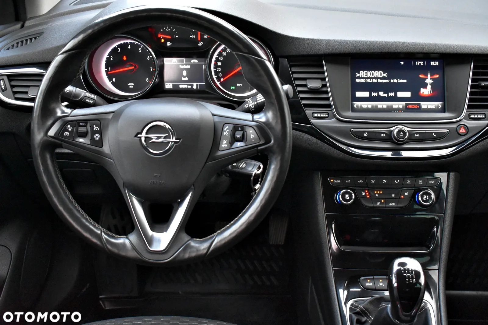 Opel Astra V 1.4 T Enjoy - 23