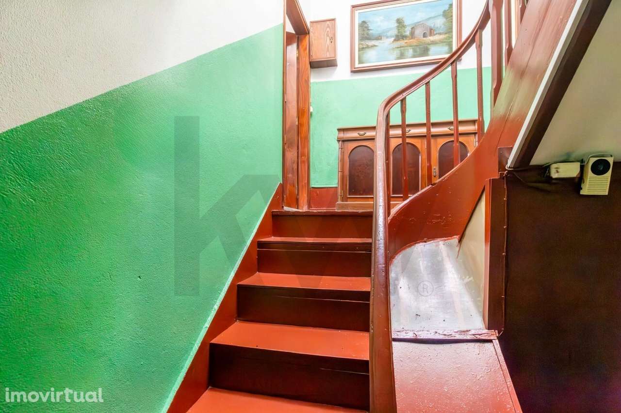 Prédio de três pisos cais de Gaia - Grande imagem: 4/28