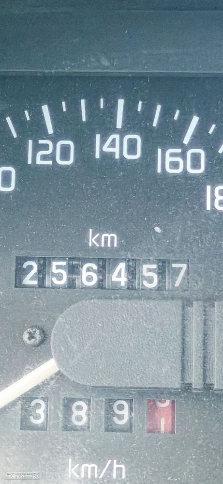 Renault Clio Break ver-1-9-d-rxe - 12