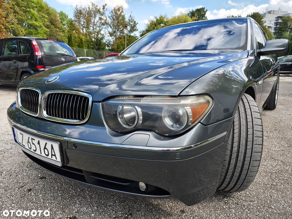 BMW Seria 7 745i L - 8