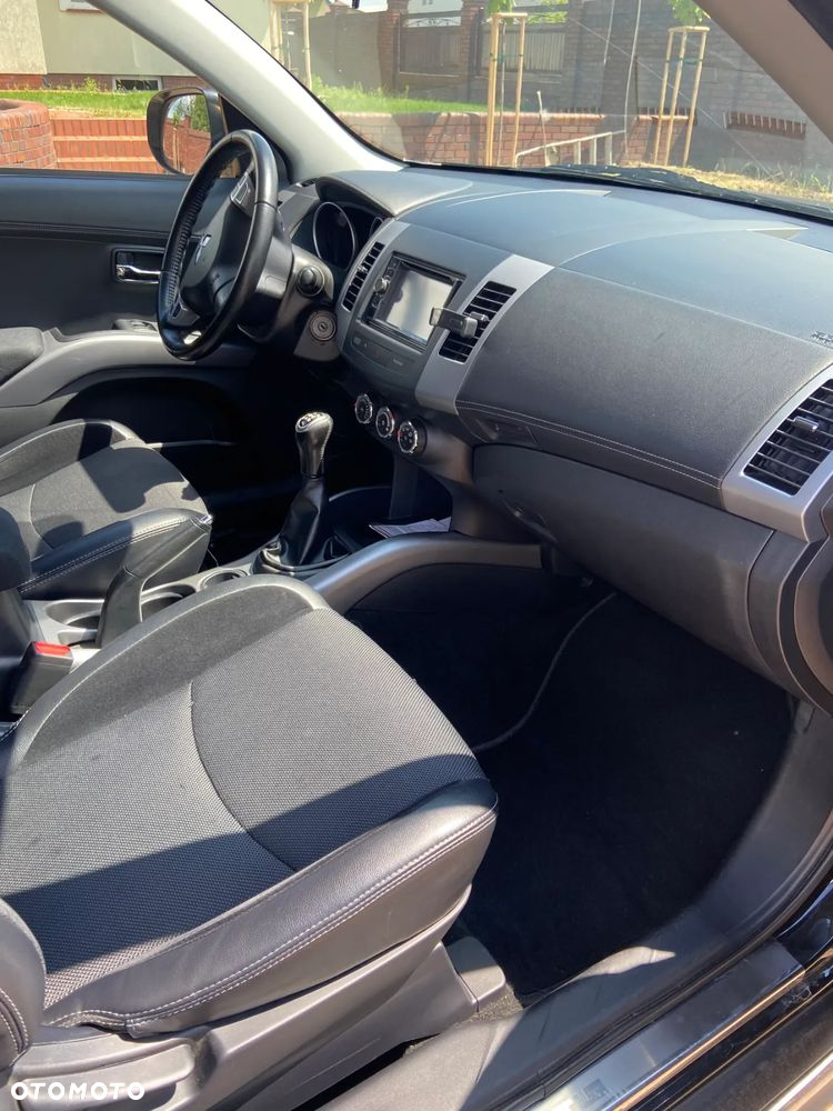 Mitsubishi Outlander 2.0 Intense + NAVI 2WD EU5 - 13
