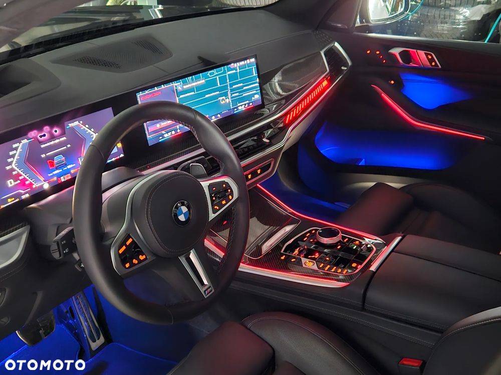 BMW X7 M50i sport - 30