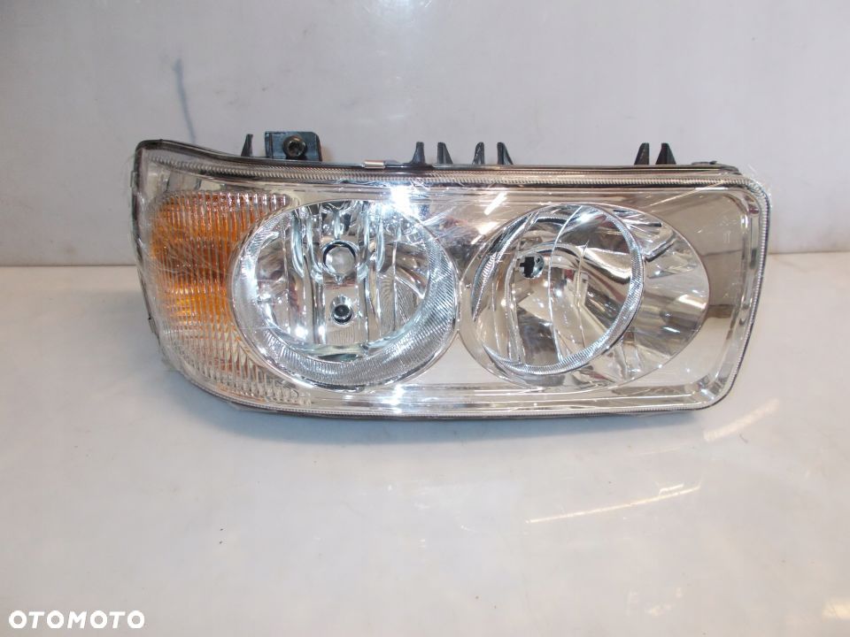 REFLEKTOR PRZEDNI PRAWY DAF XF CF LF - 1
