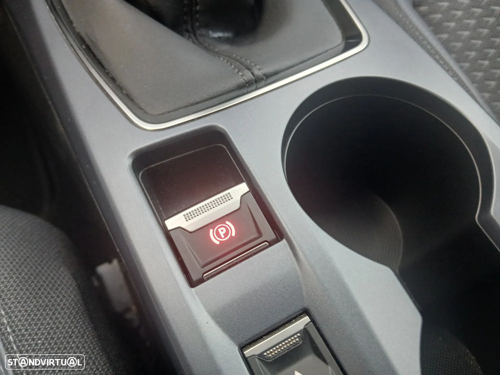 Peugeot 2008 1.2 PureTech Allure - 23