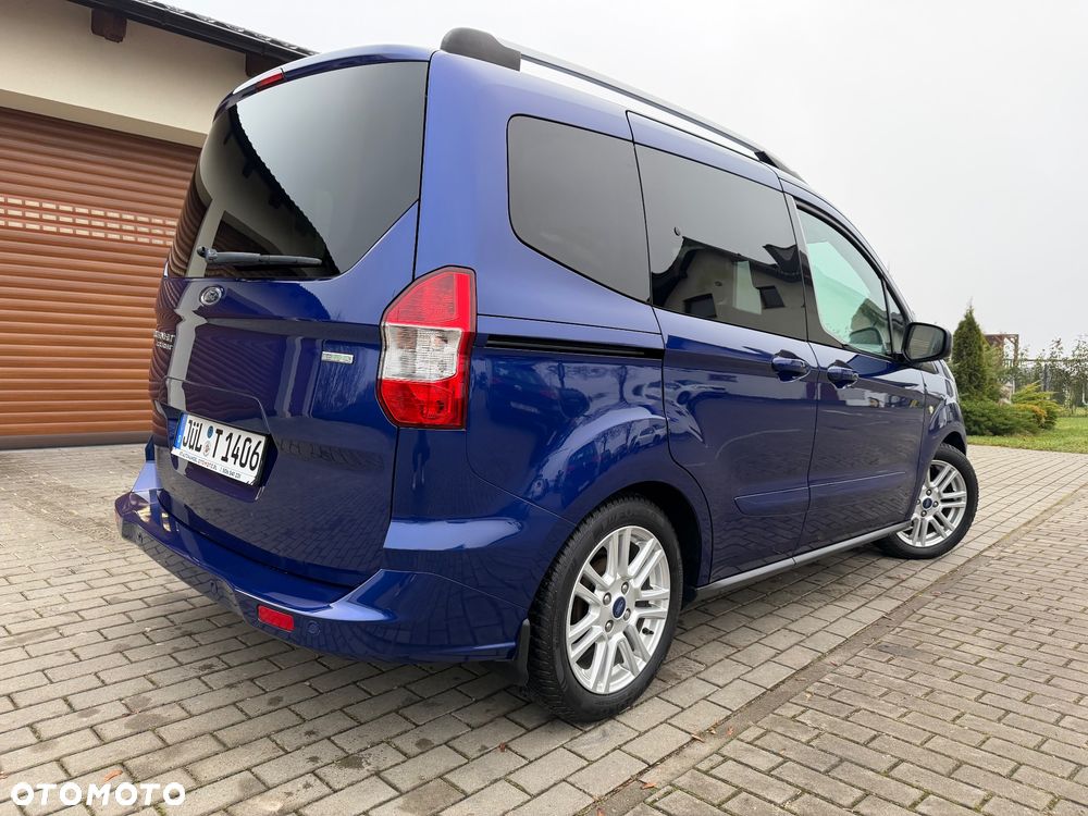 Ford Tourneo Courier - 24