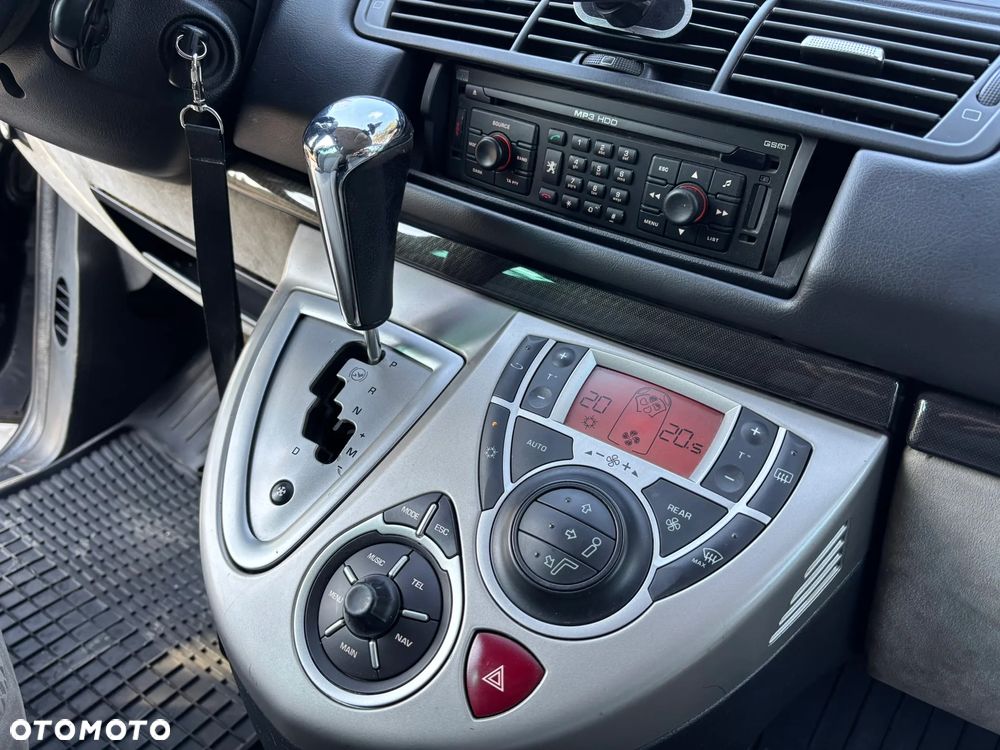 Peugeot 807 HDi 170 Bi-Turbo Automatik Platinum Pullmann - 35