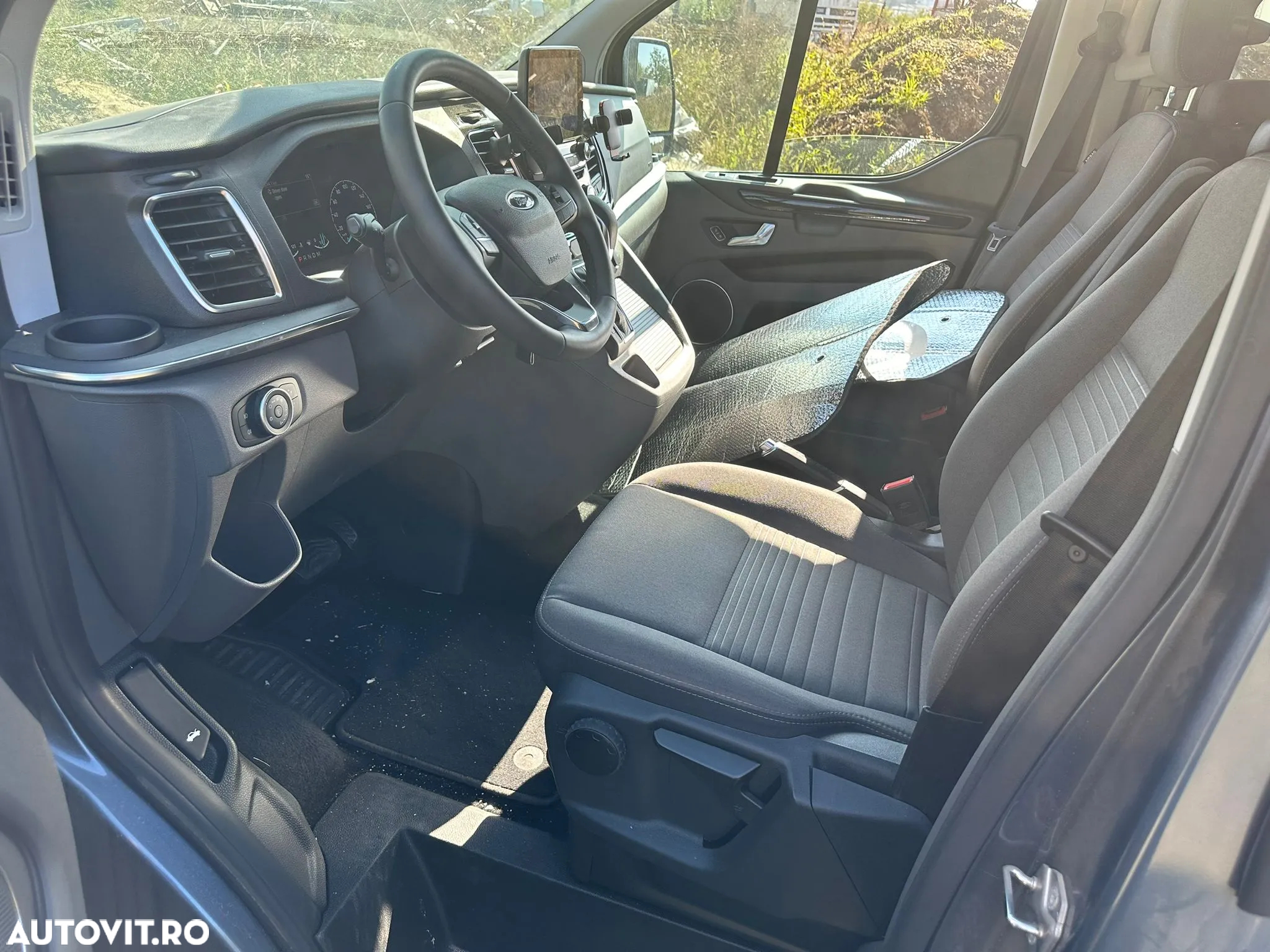 Ford Tourneo Custom Bus 320 2.0 EcoBlue 170 CP L2H1 Titanium X Aut. - 4