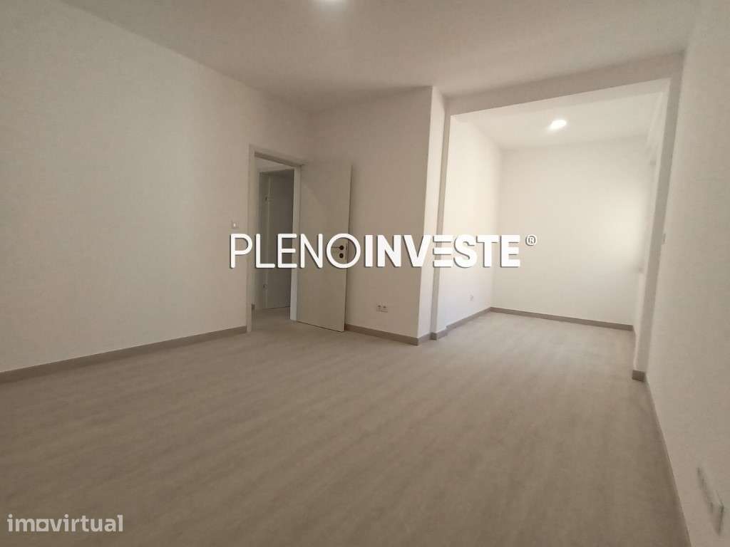 T4 Totalmente remodelado com vista rio no Seixal - Grande imagem: 2/27