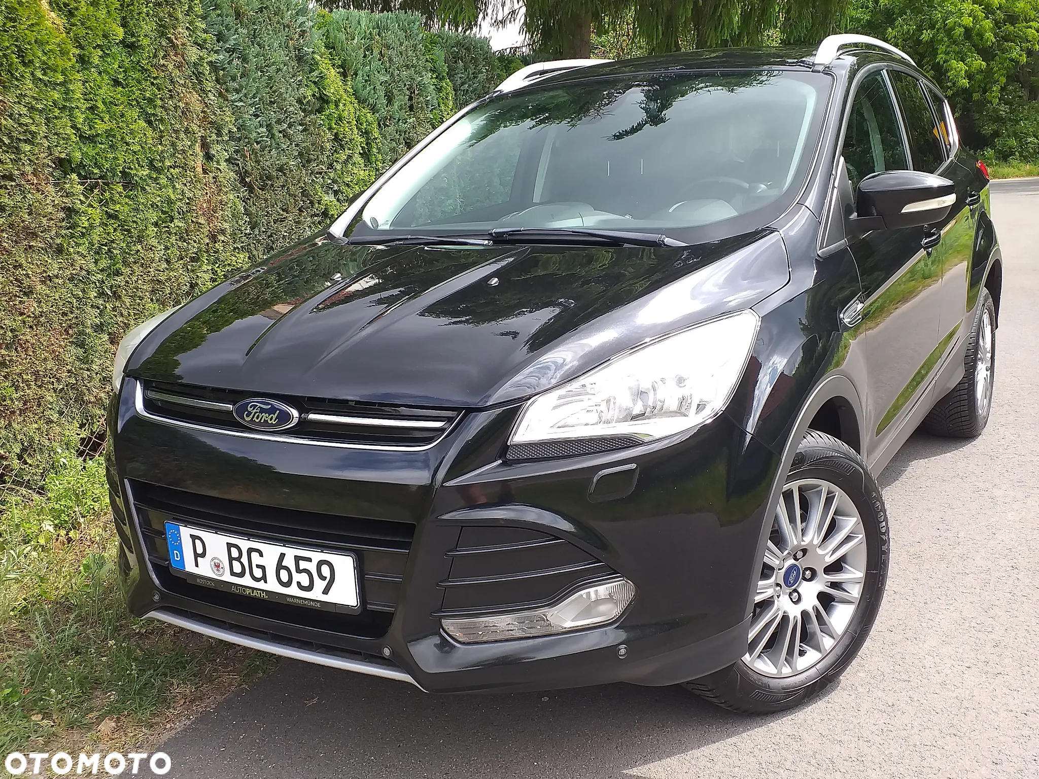 Ford Kuga 2.0 TDCi 2x4 Titanium - 2