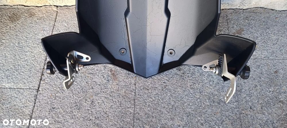 TRIUMPH TIGER 800XC KOŁO FELGA PRZÓD  KIEROWNICA HALOGENY CHŁODNICA SZYBA LICZNIK ZEGARY XRT - 26