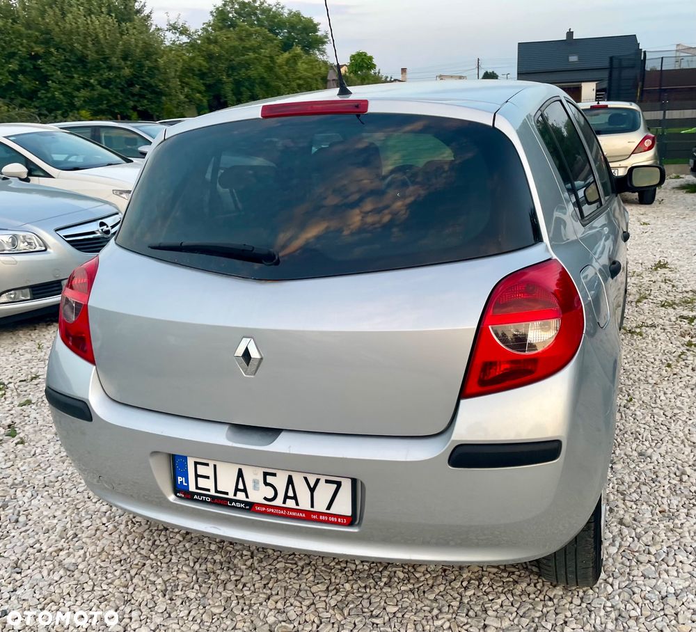 Renault Clio 1.2 16V Authentique - 17