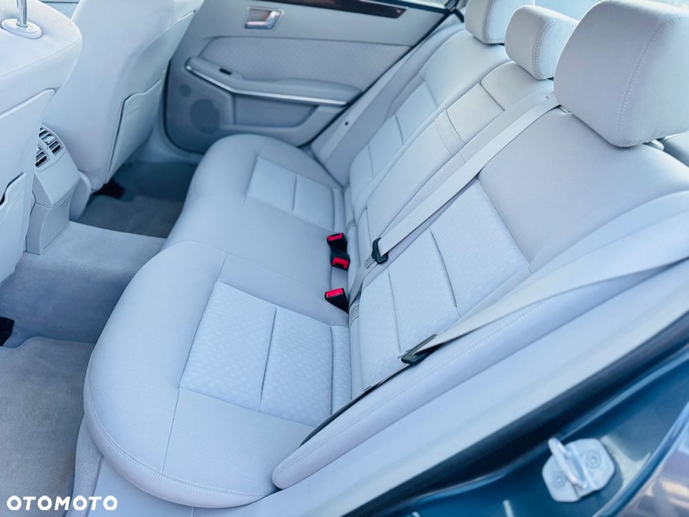 Mercedes-Benz Klasa E 200 BlueEFFICIENCY 7G-TRONIC Elegance - 20