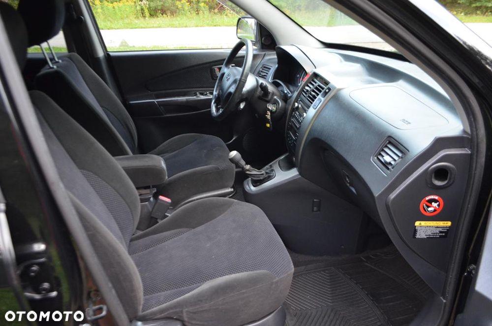 Hyundai Tucson 2.0 Comfort 2WD - 25