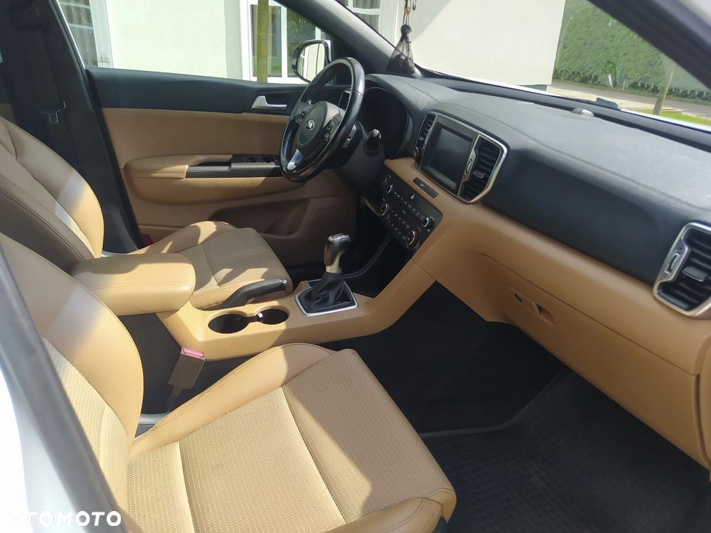 Kia Sportage 1.6 GDI L 2WD - 18
