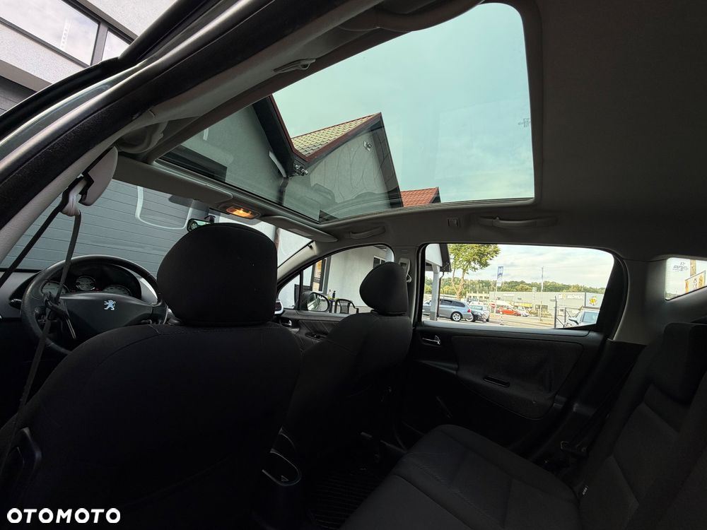 Peugeot 207 1.6 HDi Millesim 200 - 12