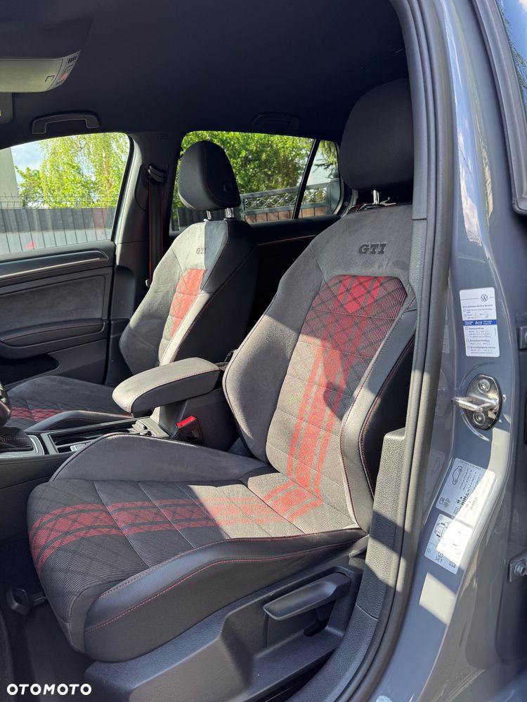 Volkswagen Golf GTI TCR 2.0 TSI OPF DSG - 9
