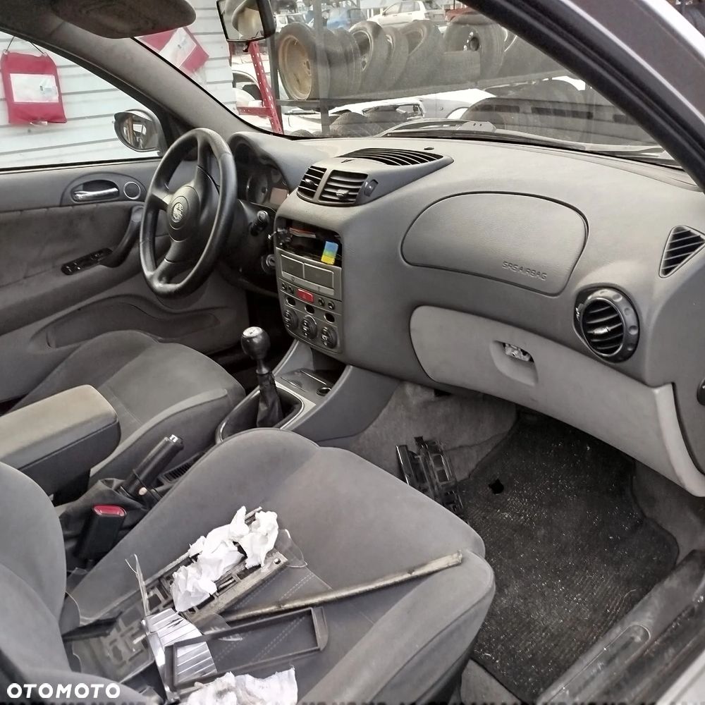 Alfa Romeo  147 na części . - 5