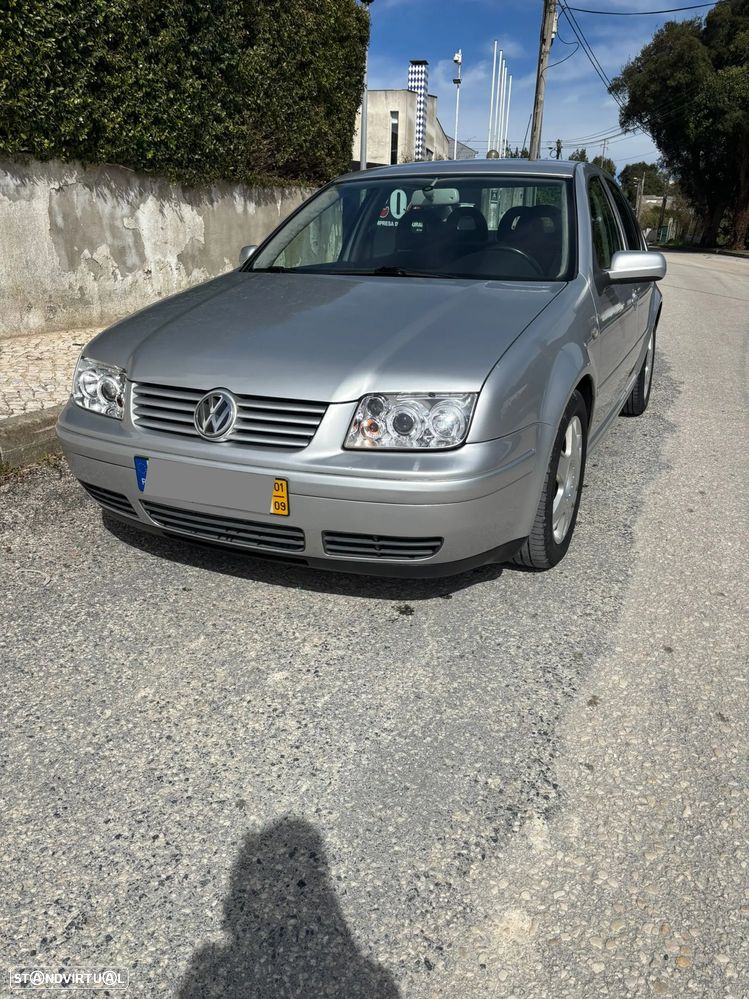 VW Bora 1.9 TDi Highline - 1