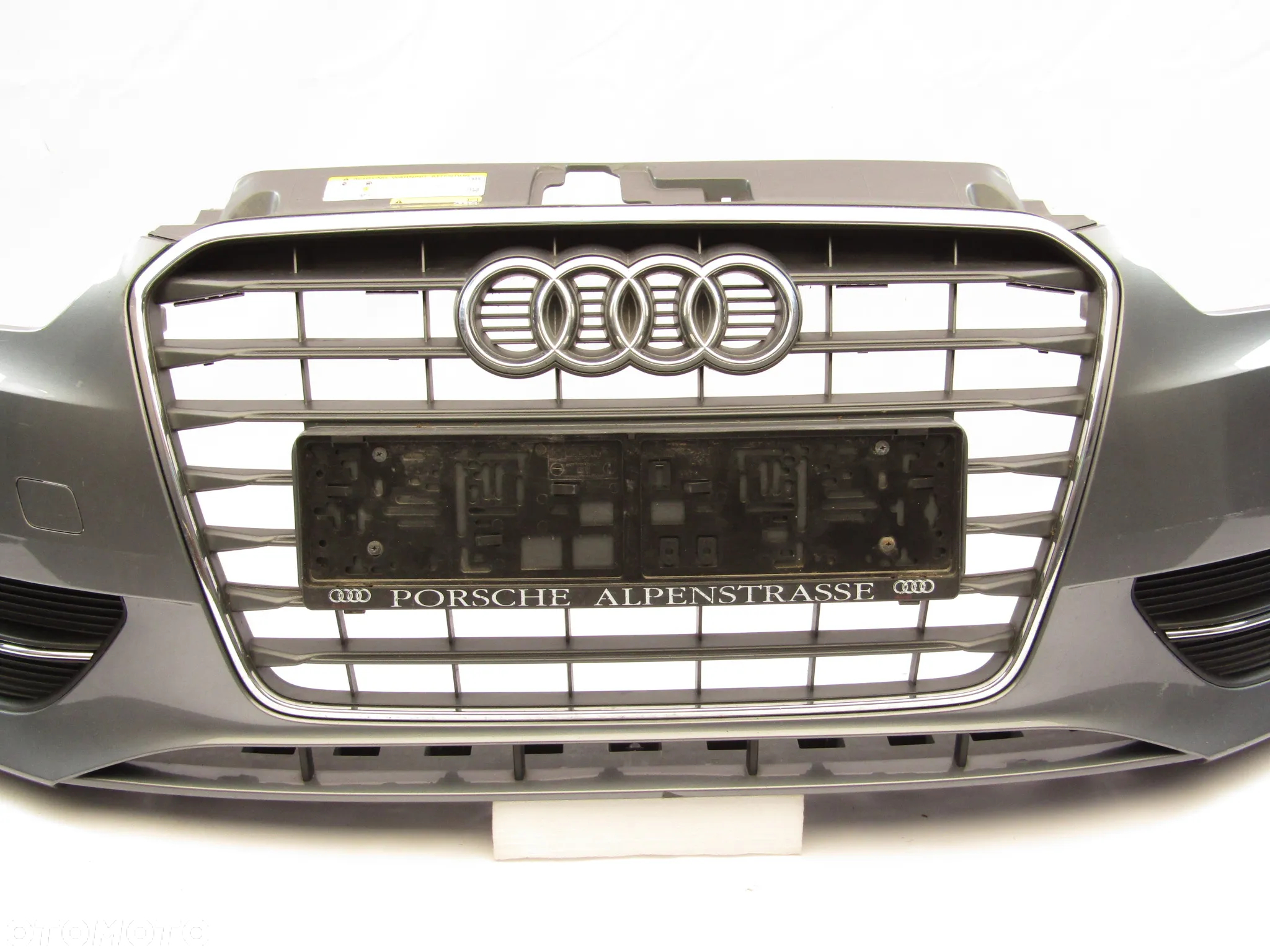 Zderzak przedni Audi A3 8V 12 - 16 Sprysk. Kod lakieru LX7R - 7