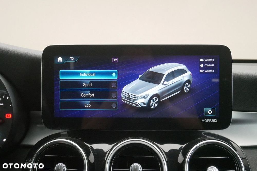 Mercedes-Benz GLC - 24