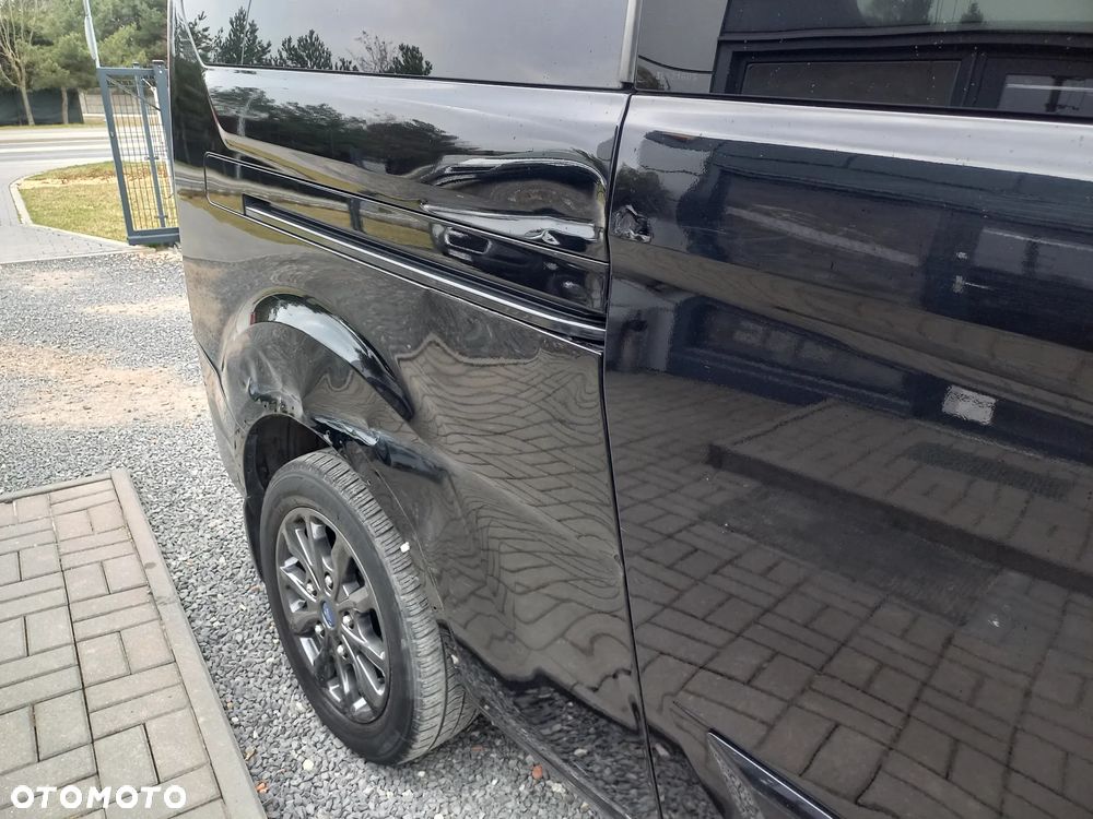 Ford Tourneo Custom - 11