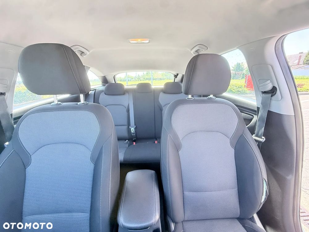 Hyundai i30 1.6 D Classic + - 7