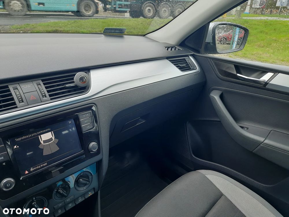 Skoda RAPID 1.0 TSI Ambition - 17