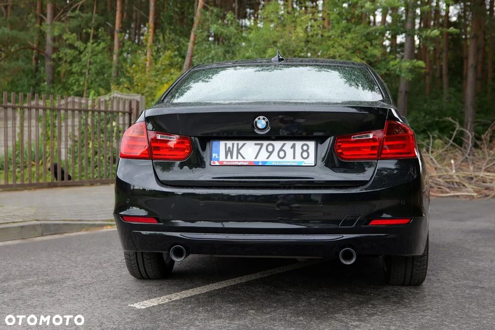BMW Seria 3 335i xDrive Edition Sport - 5
