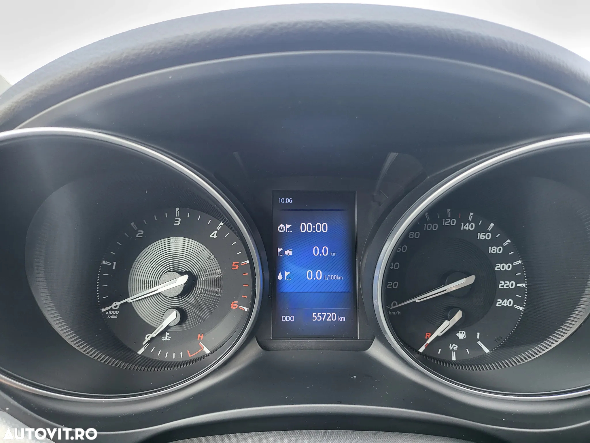 Toyota Avensis 2.0 D-4D Elegance - 9