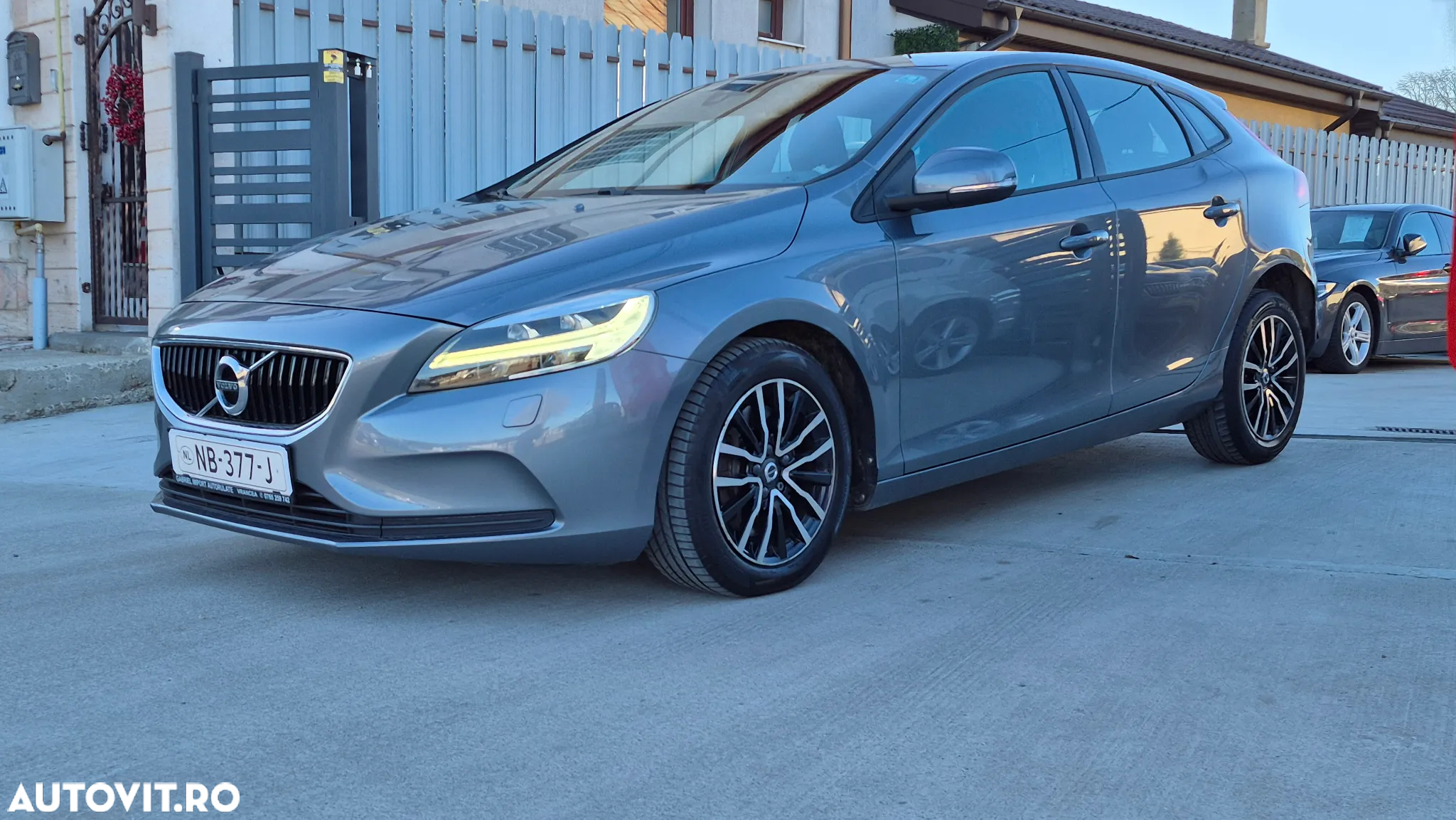 Volvo V40 D3 Aut. Summum - 3