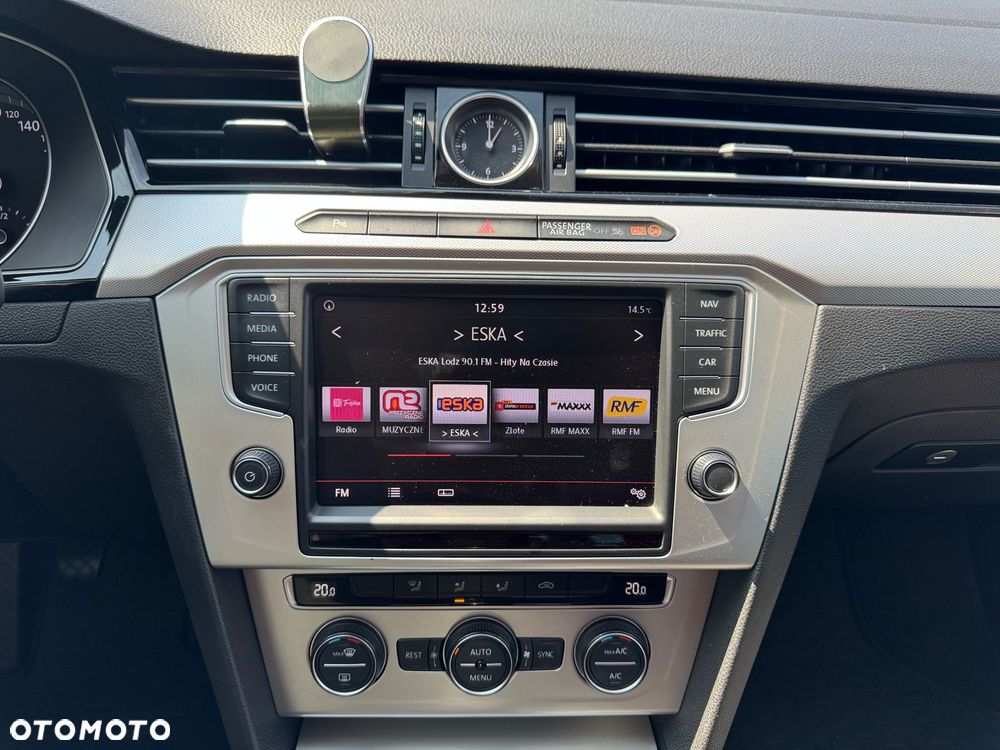 Volkswagen Passat 1.4 TSI BMT Comfortline - 23